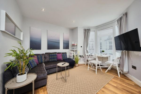 2 Princess Green - Portrush by the Sea